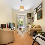 Whome | Alameda Patio Hideaway Apartman *