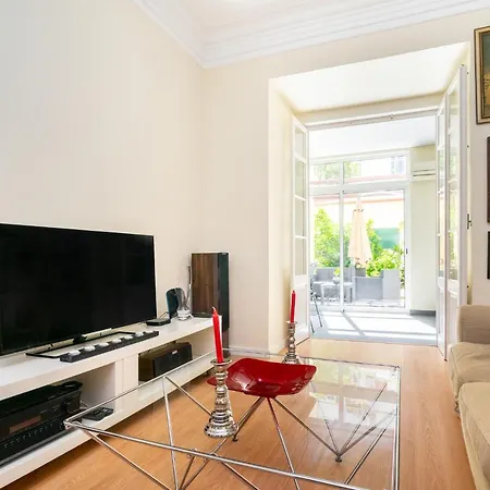 Whome | Alameda Patio Hideaway * Lisbon