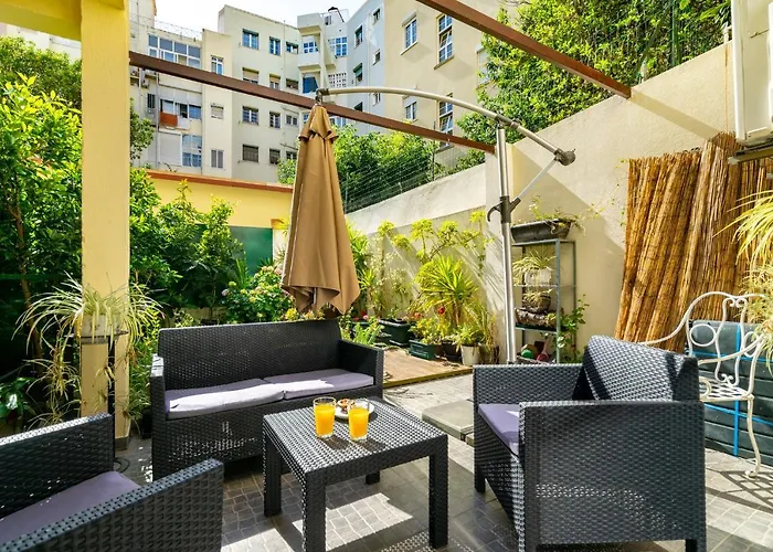 Whome | Alameda Patio Hideaway
